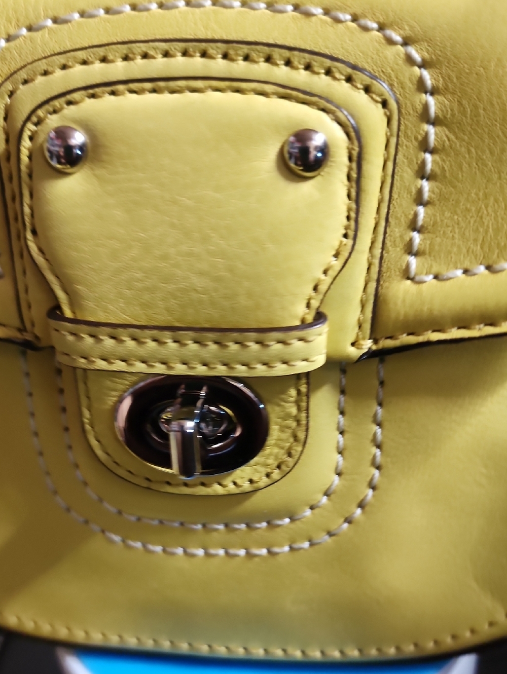 Coach 2012 Legacy Mini Willis Leather Carry/Crossbody 3 Hang Tags Euc - Picture 5 of 17